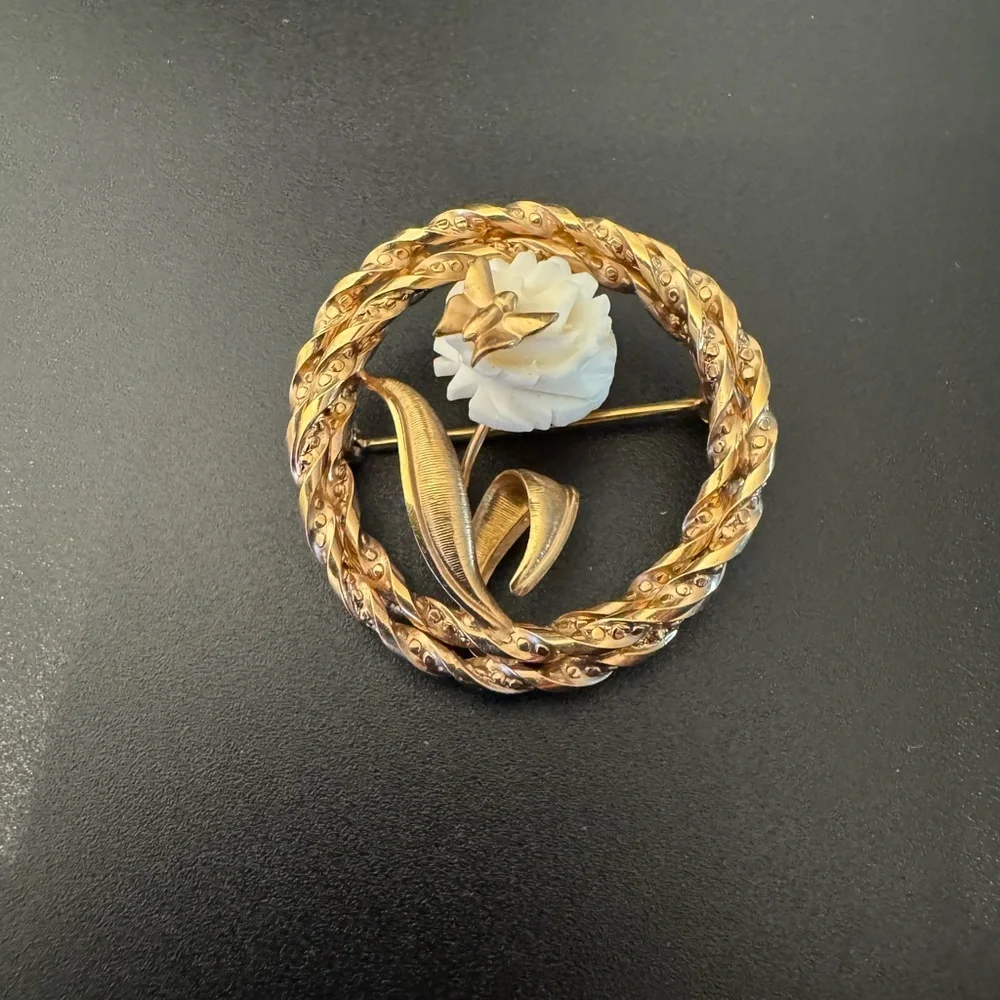 Vintage Curtis 1/20 14K Gold Filled Rose Wreath Brooch Floral Pin 1950s - EUC